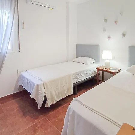 Apartment 3 Bedroom Stunning In Málaga